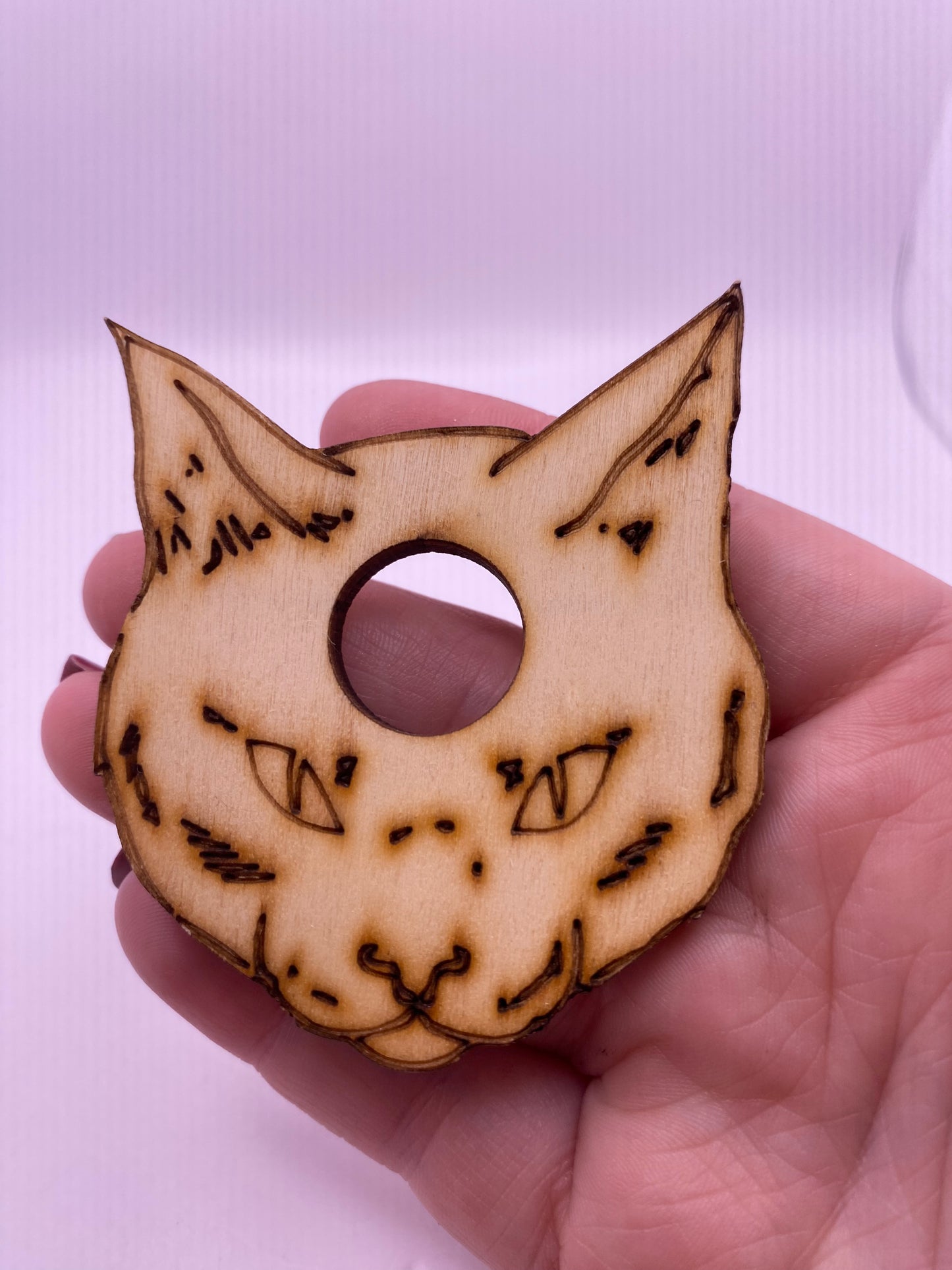 Cat wooden sphere holder